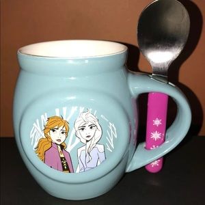 Frozen 2 Elsa & Anna Drinking Mug With Spoon Set